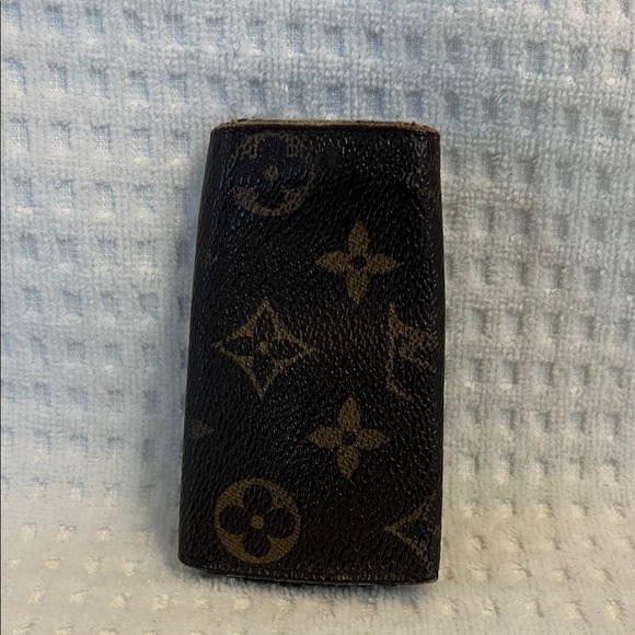 Louis Vuitton 4 Hook Key Holder - Picture 5 of 13